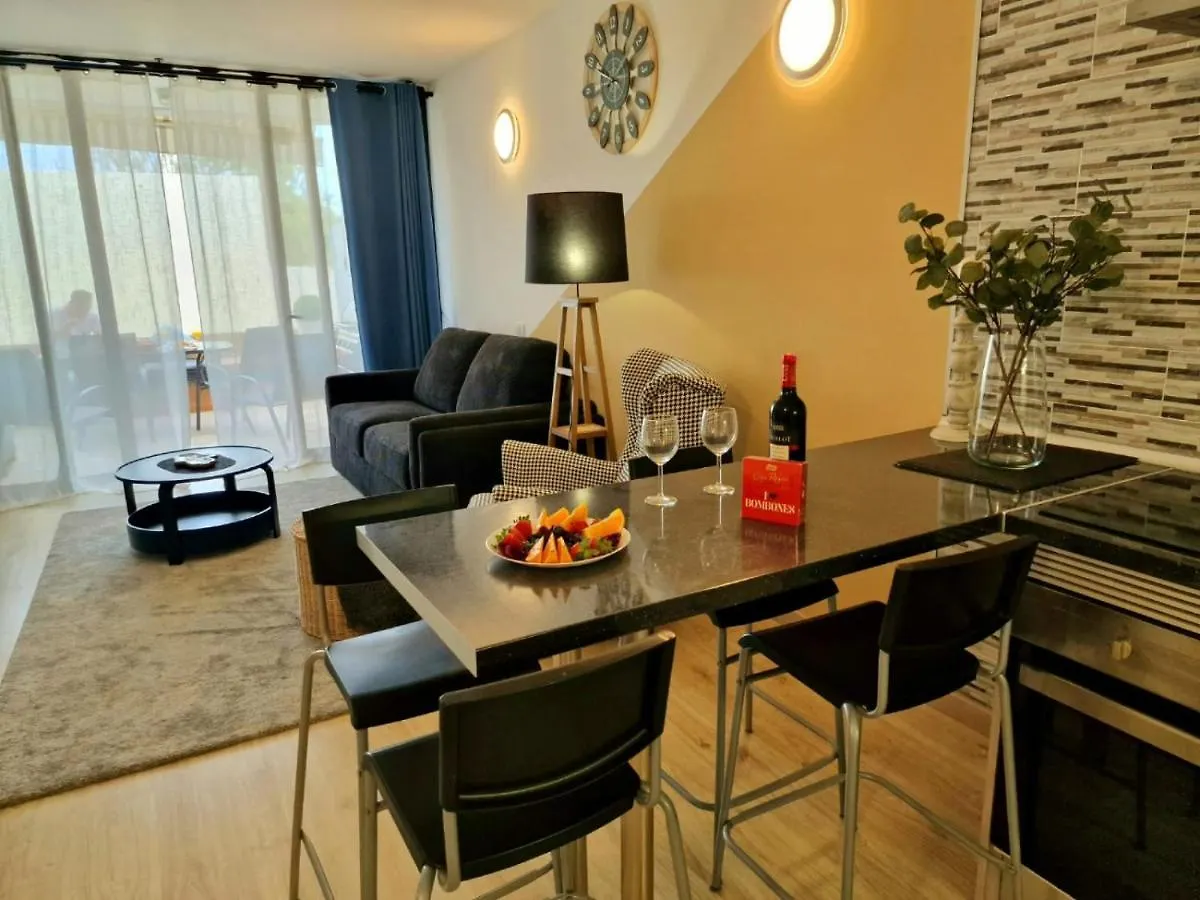 Stunning Lovely Flat With Pool And Strong Wi-Fi, 31 Arona  Arona (Tenerife)