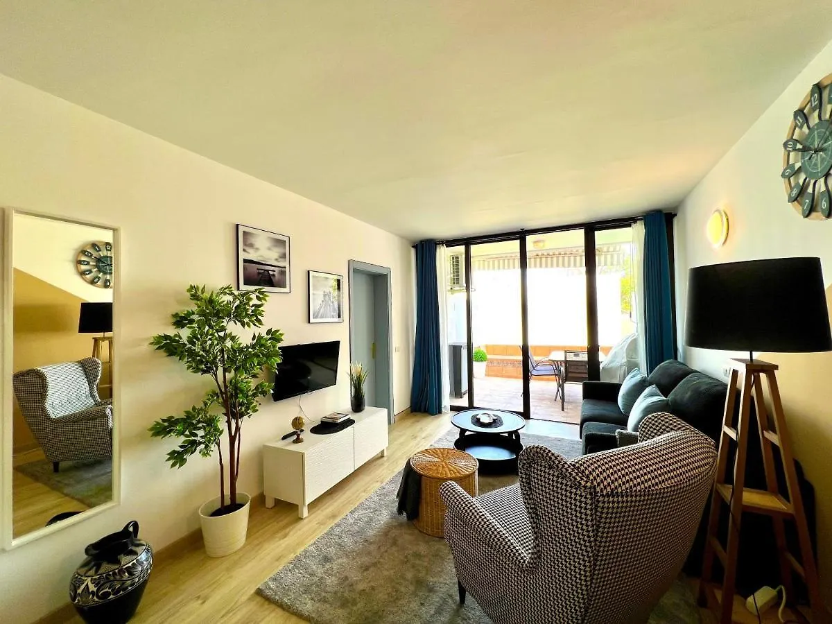 Holiday home Stunning Lovely Flat With Pool And Strong Wi-Fi, 31 Arona