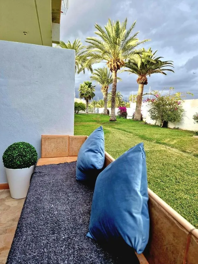 Holiday home Stunning Lovely Flat With Pool And Strong Wi-Fi, 31 Arona